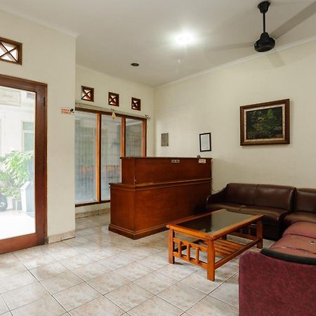 Reddoorz Syariah Near Aeon Mall Tanjung Barat Cakarta Dış mekan fotoğraf