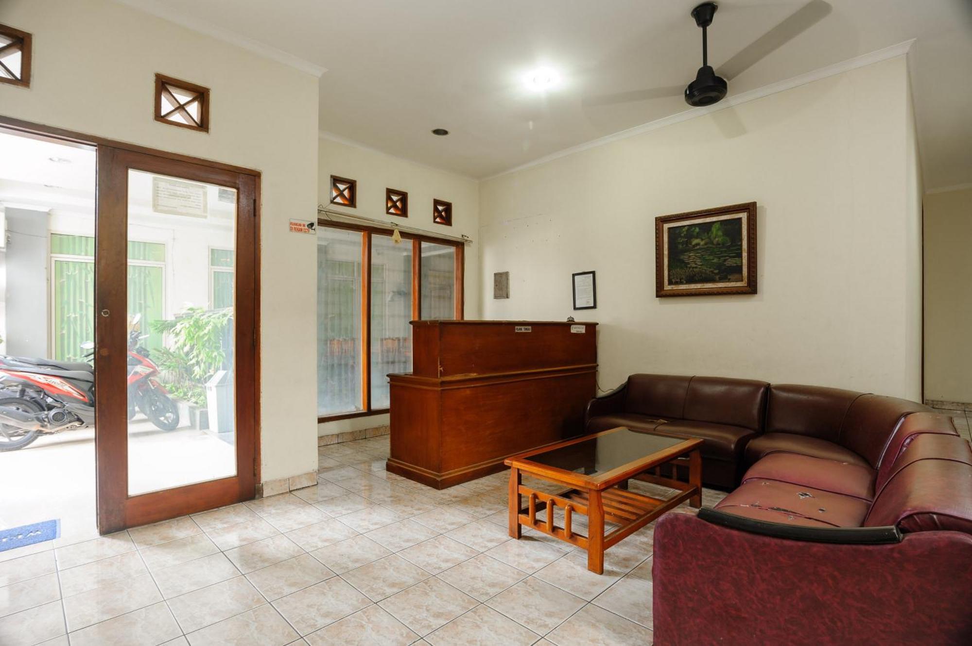 Reddoorz Syariah Near Aeon Mall Tanjung Barat Cakarta Dış mekan fotoğraf